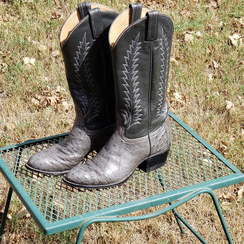 SOLD...WOMENS Vintage Tony Lama Cowboy Western heeled ostrich boots - Picture 3 of 9